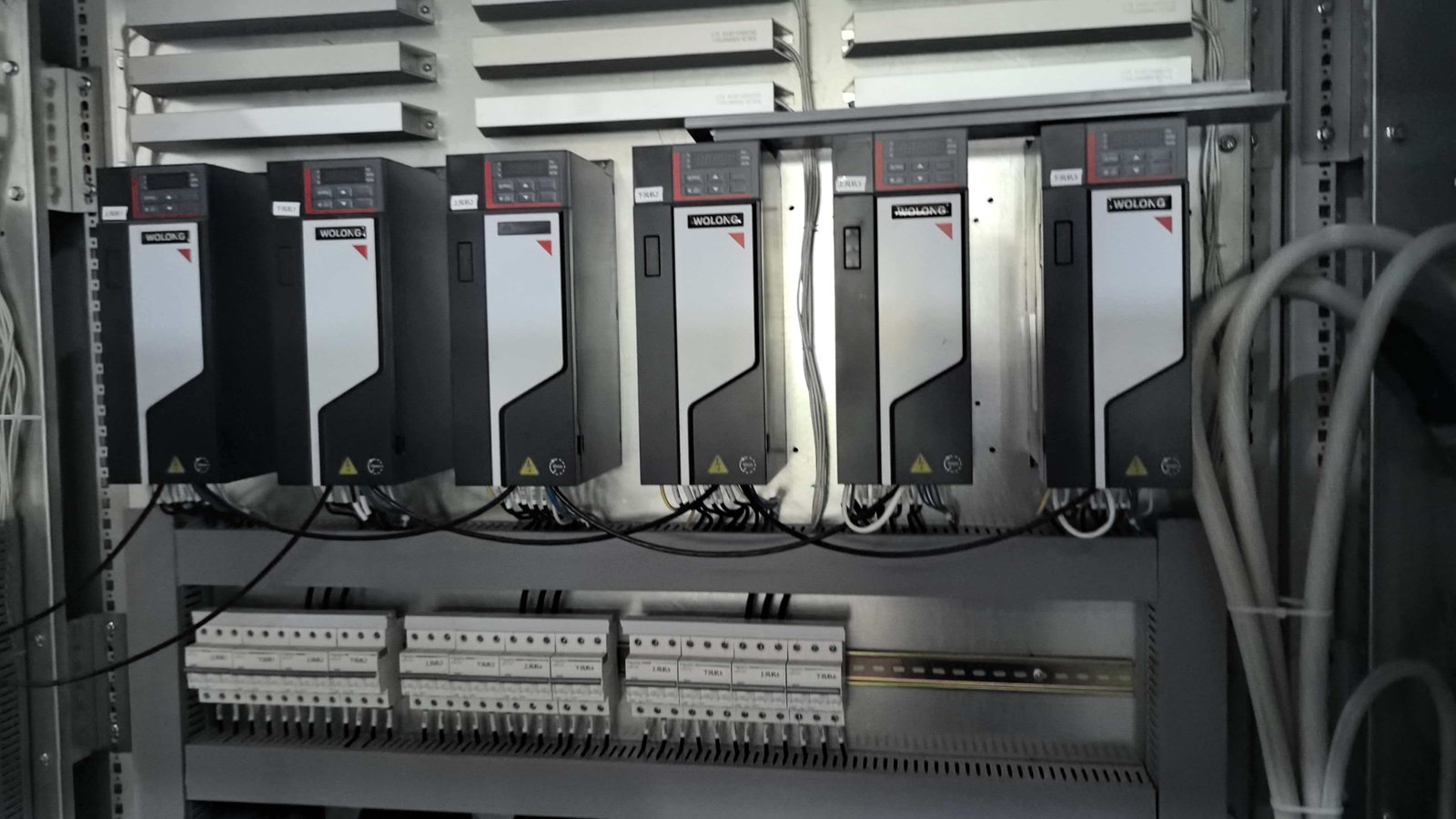 Wolong multi-drive installation