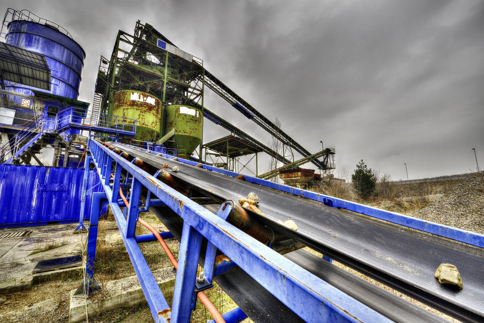 Industrial conveyor