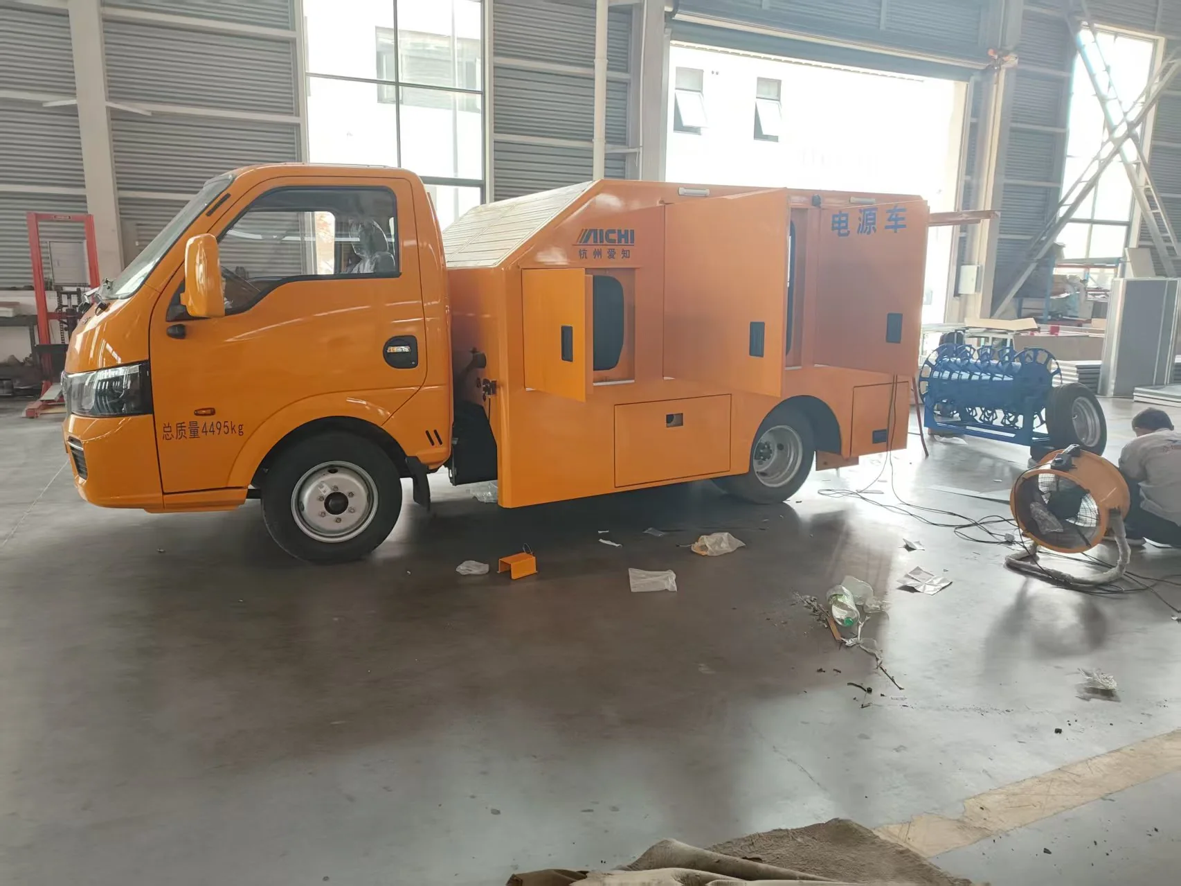 Vehicle-mounted emergency generator system